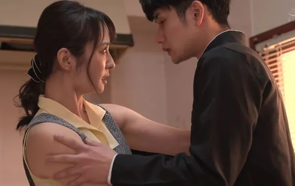 sex trung quoc hay Tình yêu của cậu con trai với má khi bố luôn đi làm về lúc nữa đêm